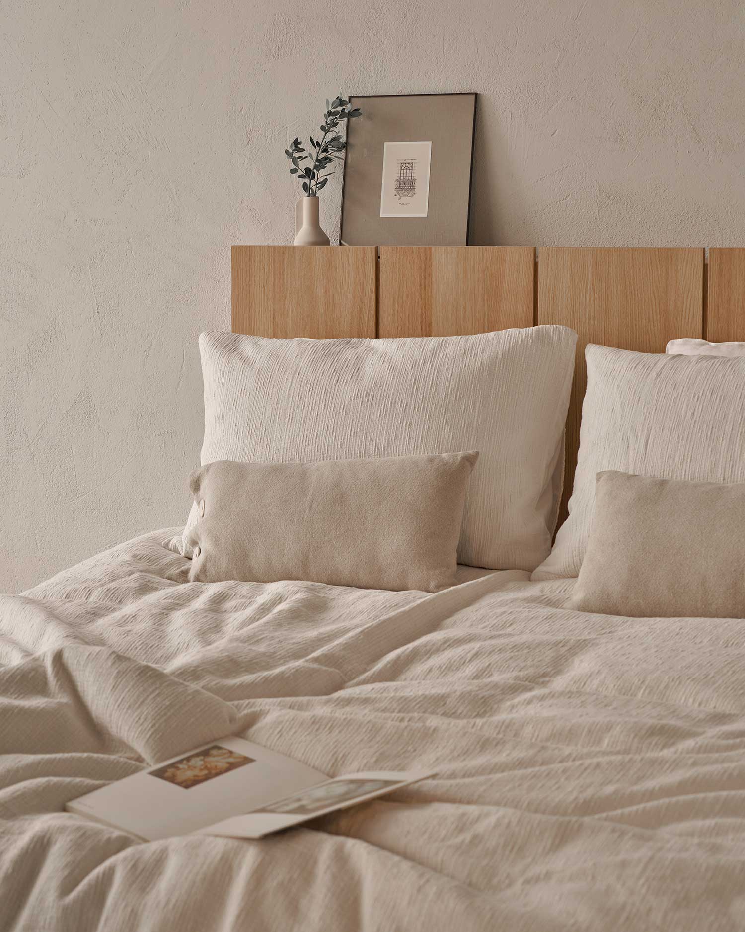 Cabecero Cova roble natural con almacenamiento integrado