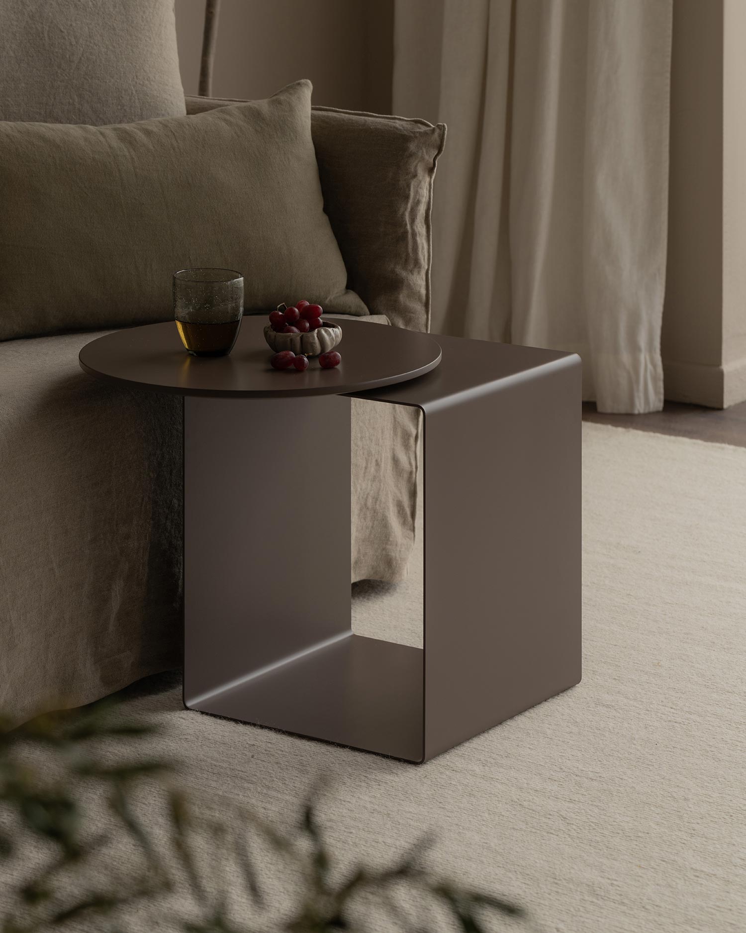 Mesa auxiliar Mia brown 48 x 48 cm