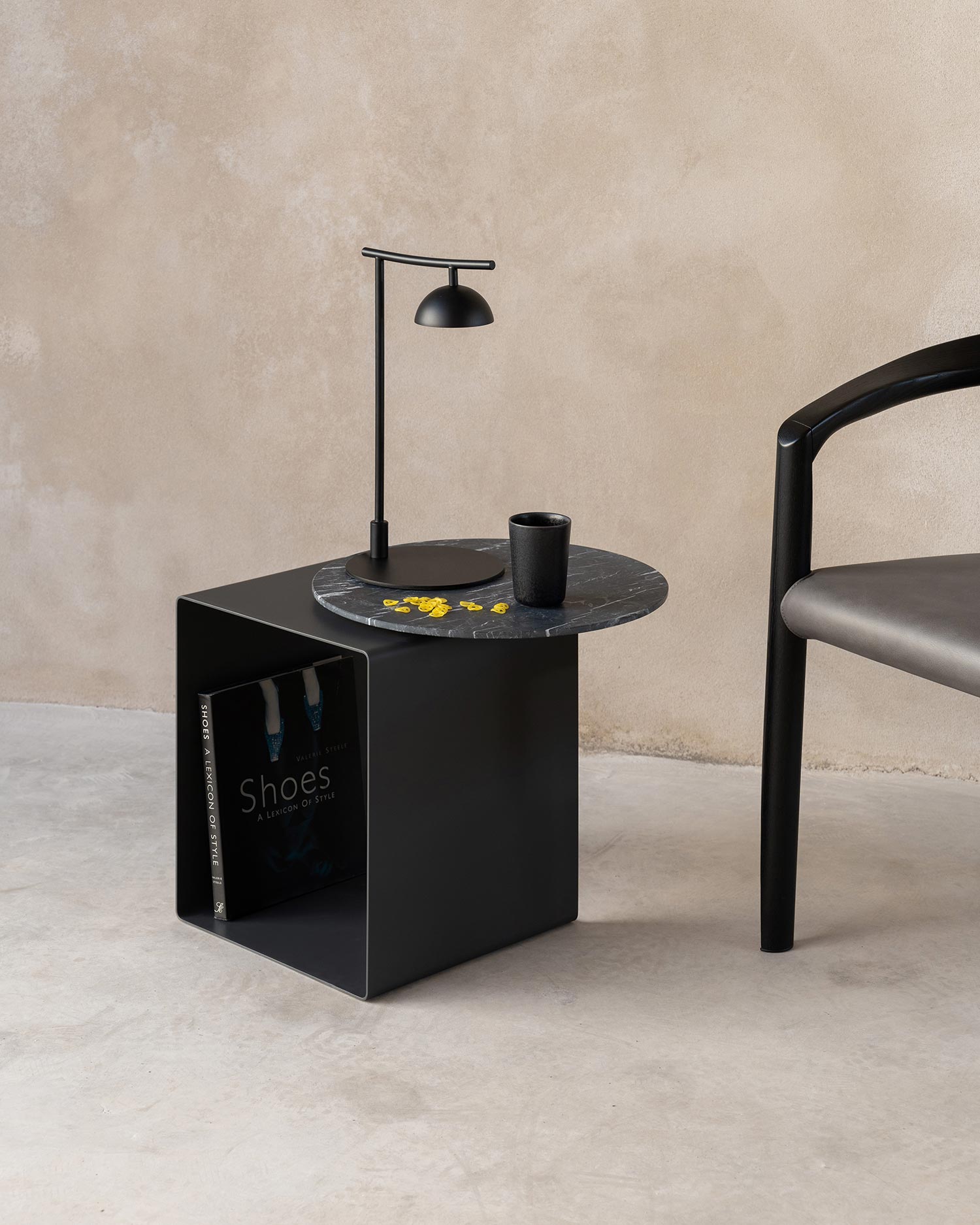 Mesa auxiliar Mia mármol negro marquina 48 x 48 cm